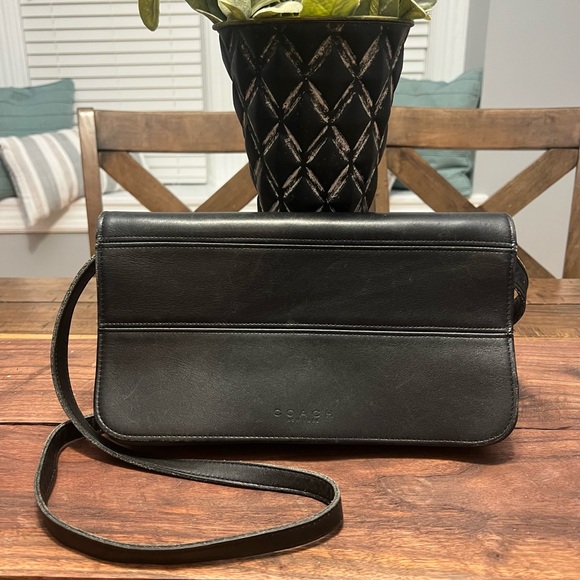 Coach Handbags - ✨Vintage Coach Tribeca Convertible Clutch Crossbody Purse✨